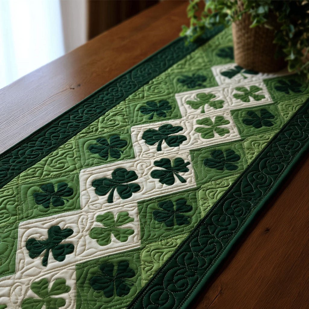 Emerald Clover Grace Place Table Runner