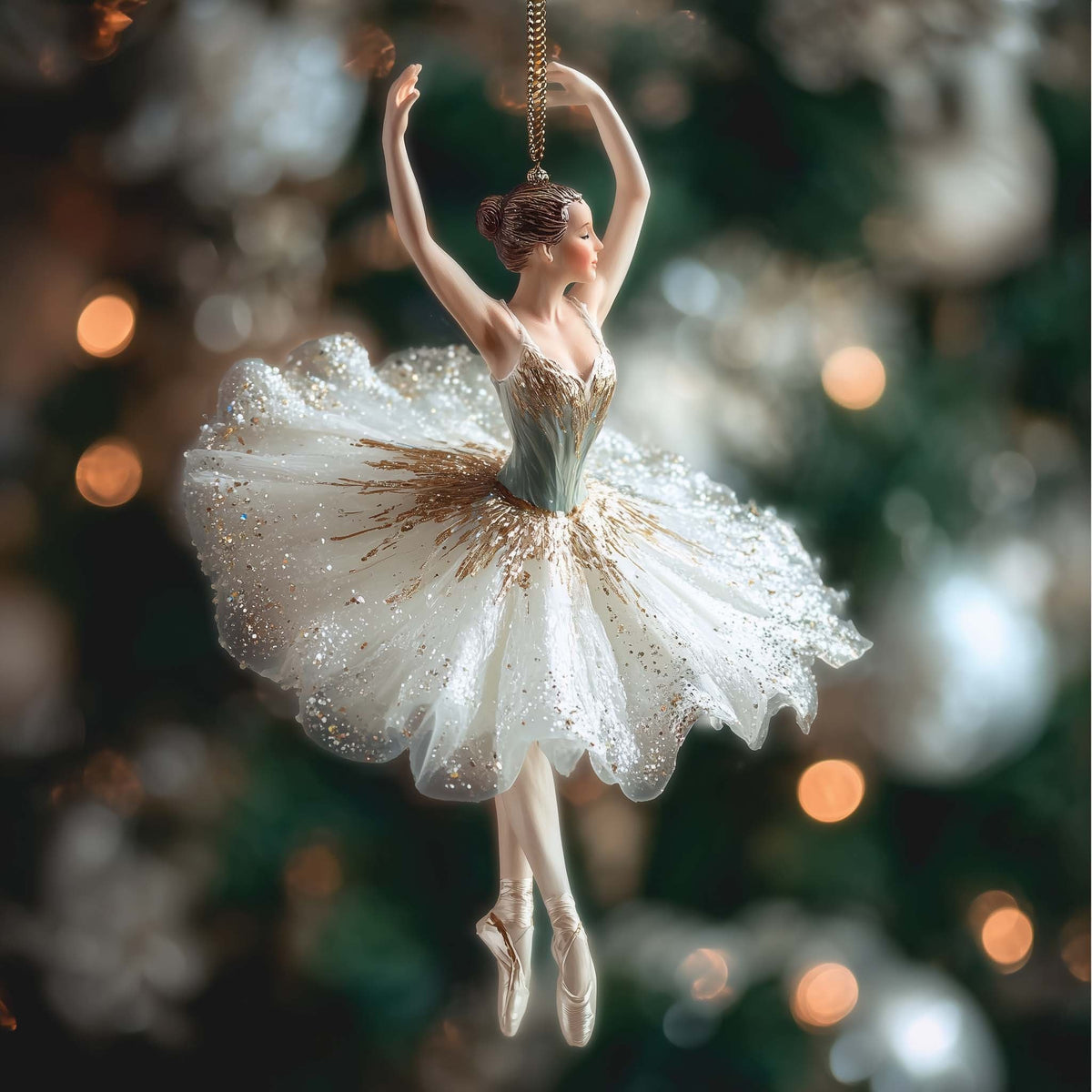Ballerina en Pointe in Ivory Christmas Ornament