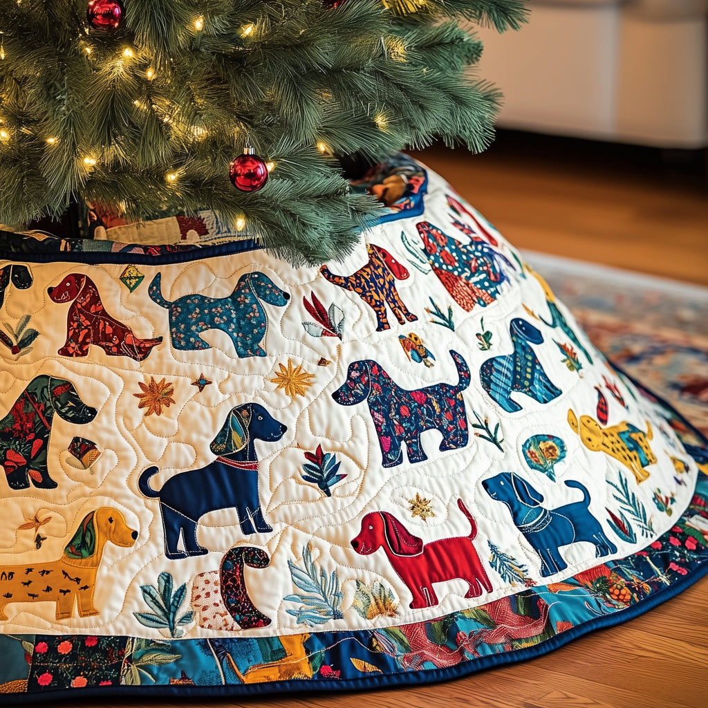 Print Dogs Scattered on White Christmas Tree Skirt