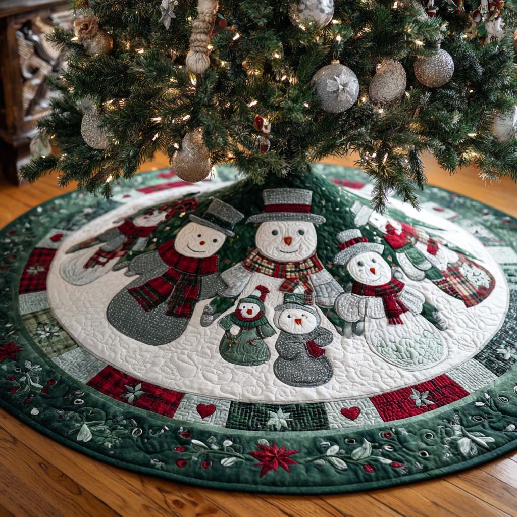 Green Cozy Snowmen Christmas Tree Skirt