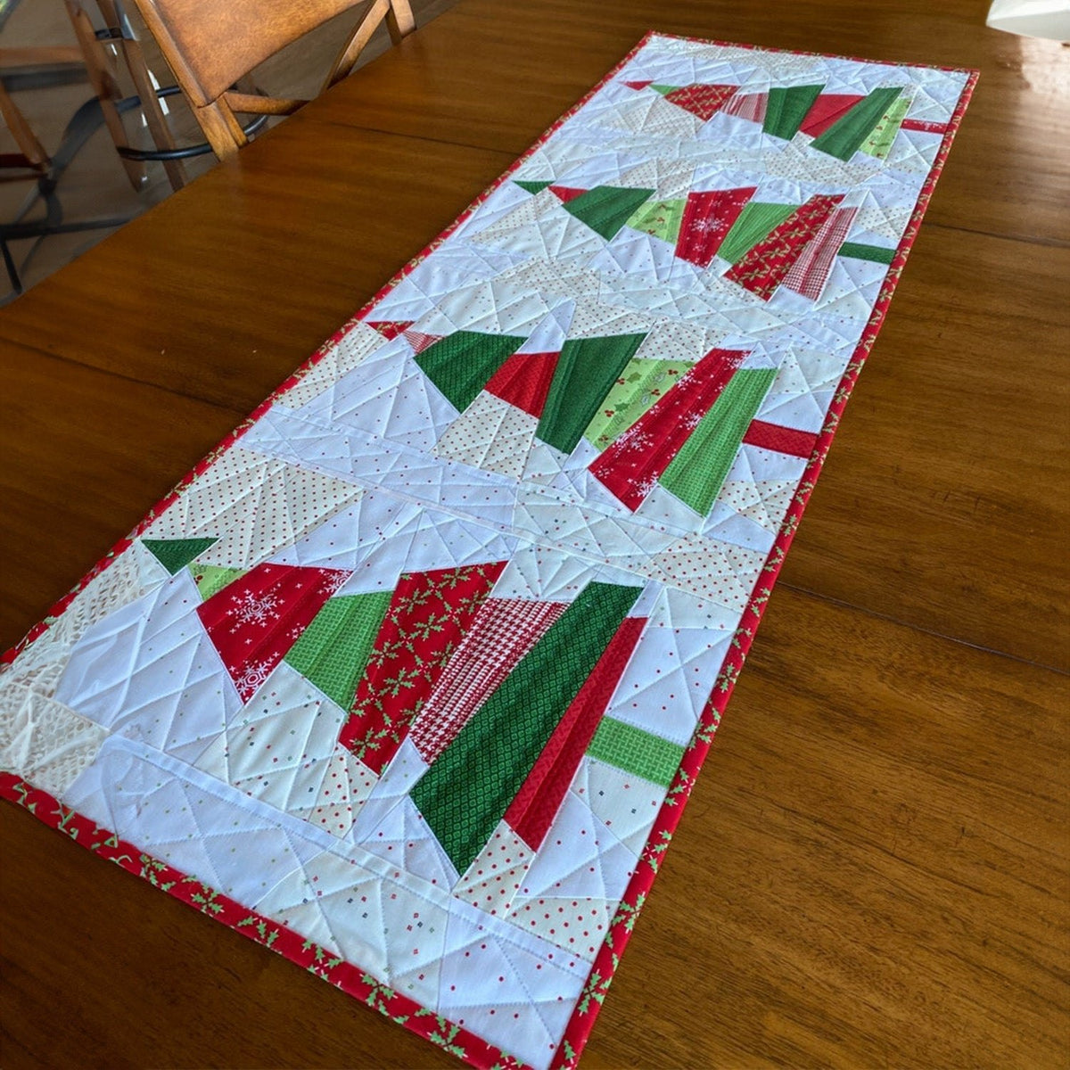 Peppermint Bliss Table Runner